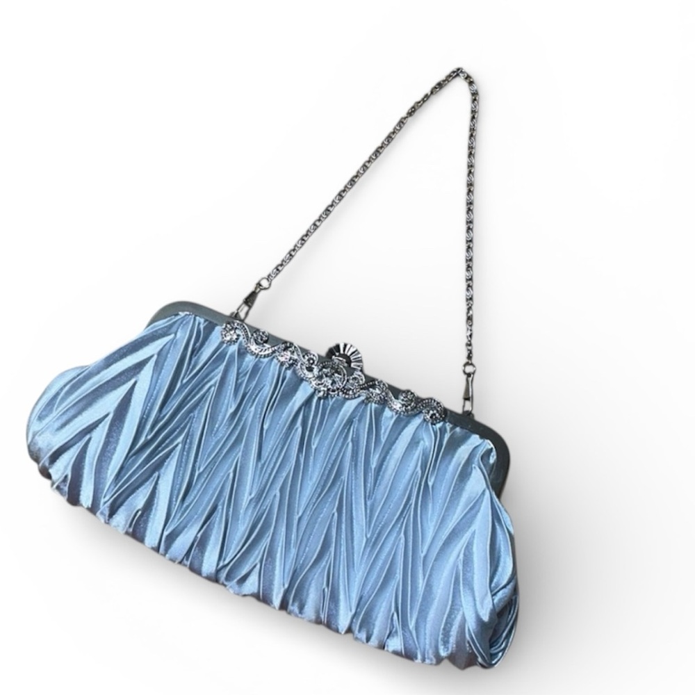 Chic Silver Evening Clutch